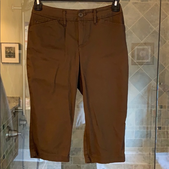 brown petite capris